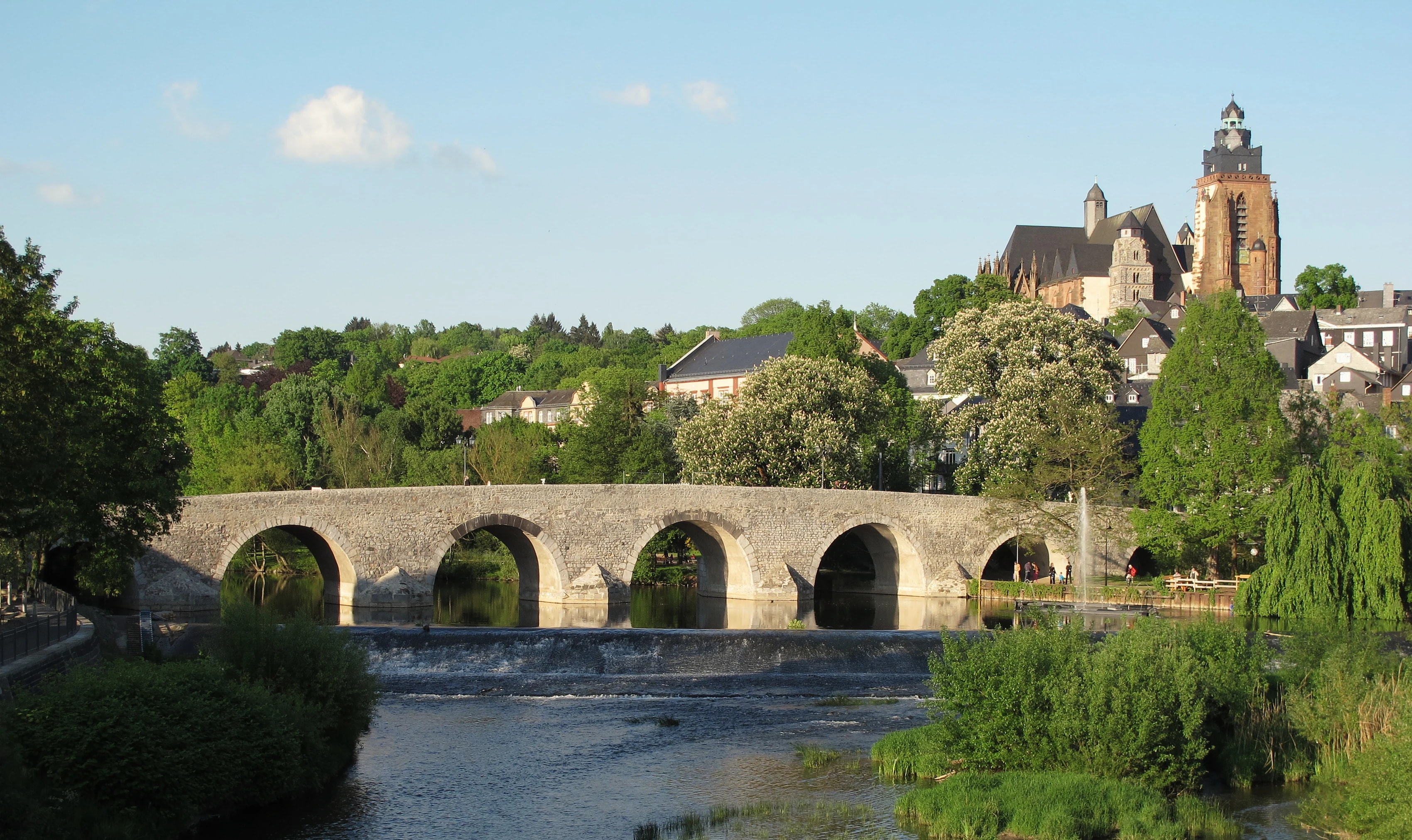 Wetzlarer Dom und Alte Lahnbrücke